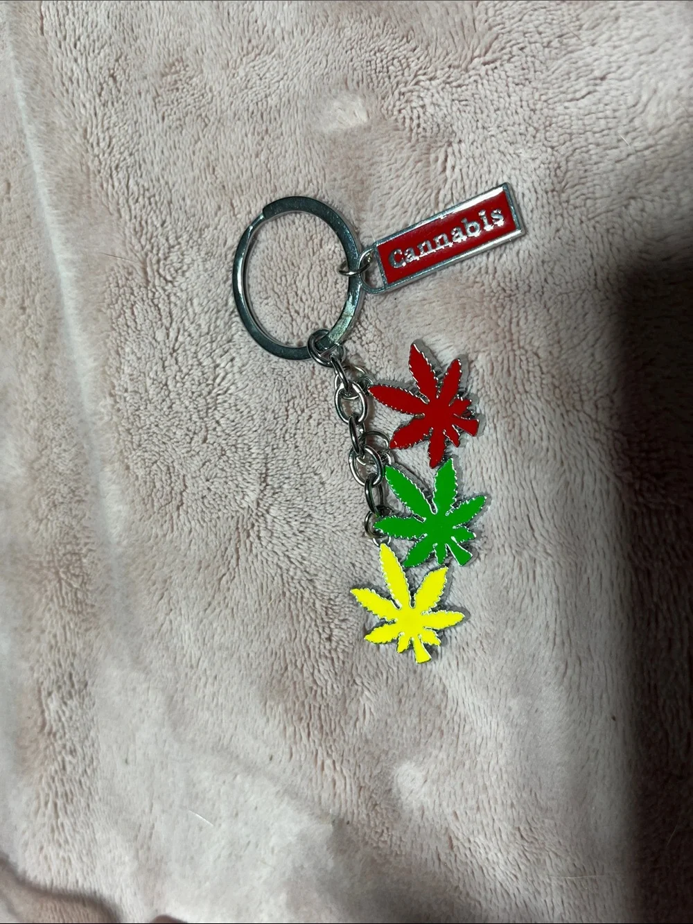 Cannabis Rasta Leaf Triple Charm Keychain - Red Green Yellow